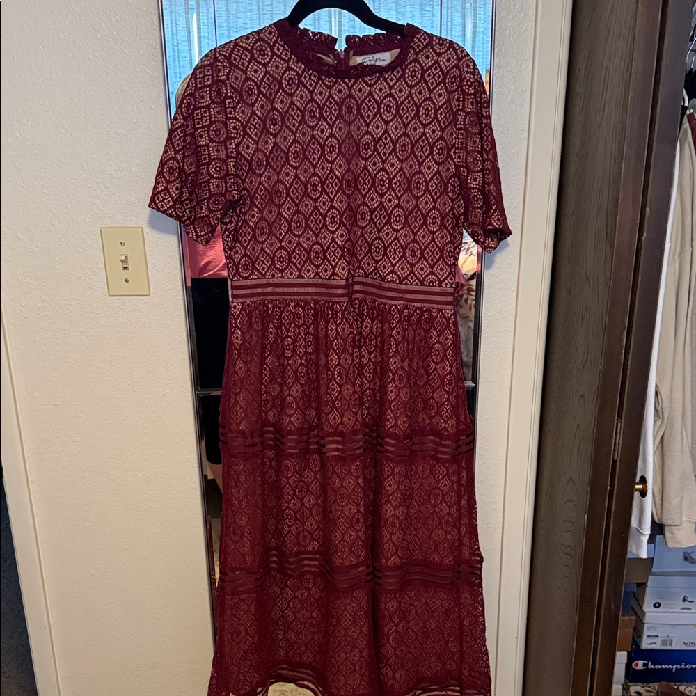 Chic Burgundy Patterned Midi Dress